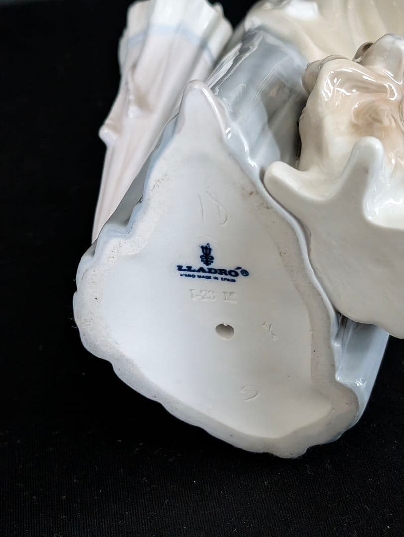 【絶版　大型　】リヤドロ　LLADRO 『犬を連れた婦人』フィギュリン　置物