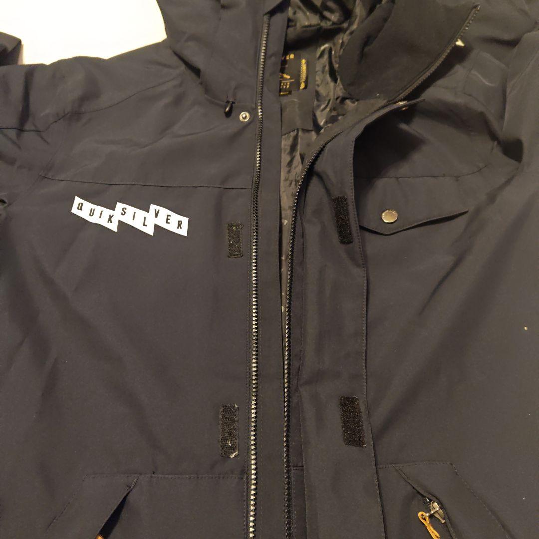美品 QUIKSILVER スノーボードウェア S/P/CH Jacket