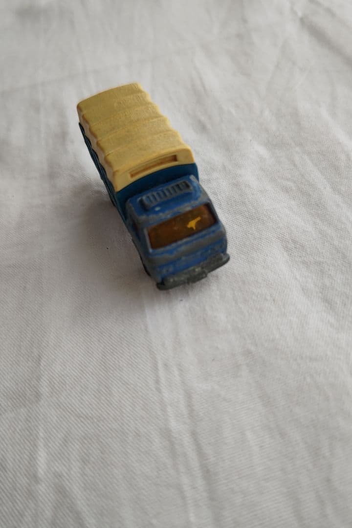 トミカ 青いトラック ミニカー