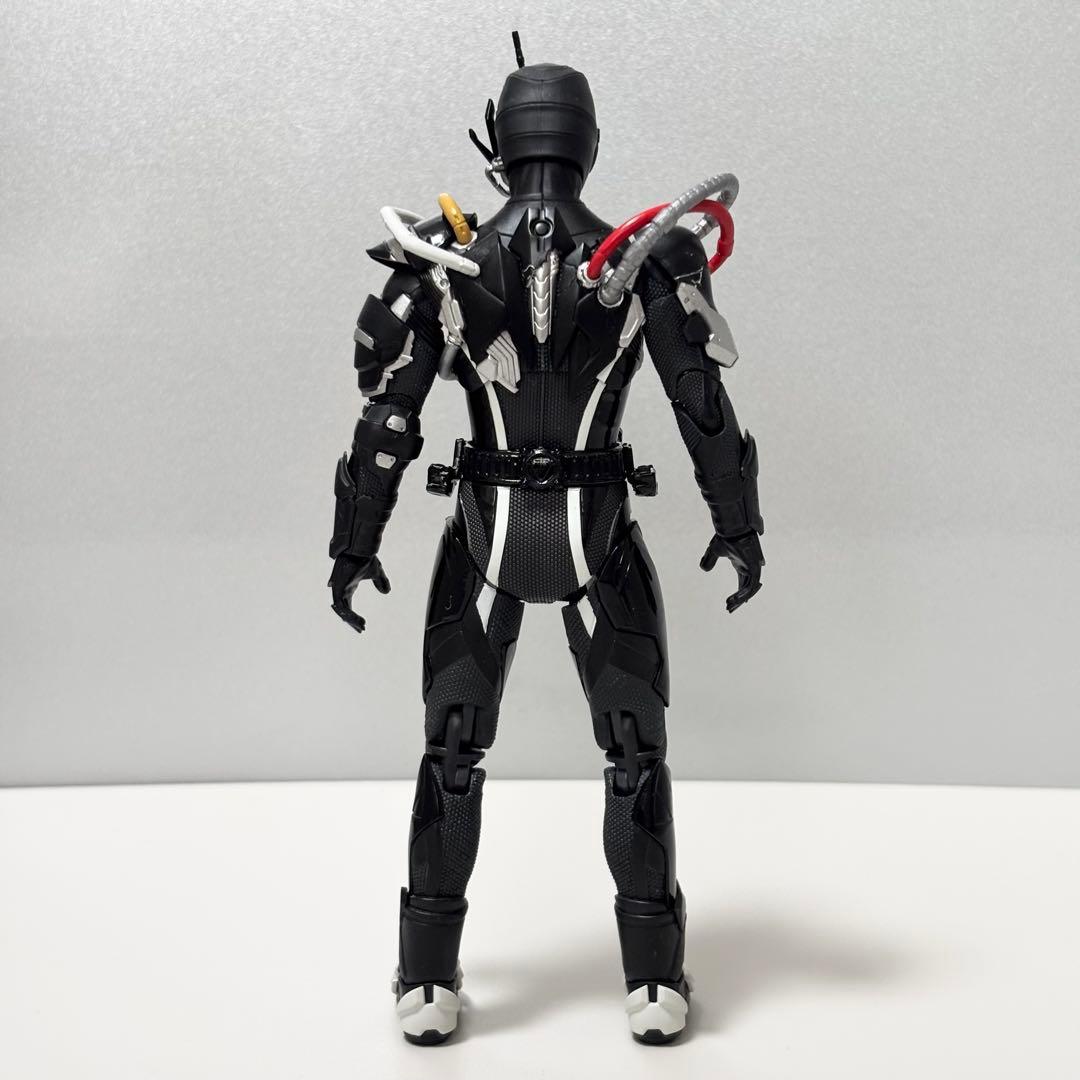 【匿名配送】S.H.Figuarts 仮面ライダーアークゼロ
