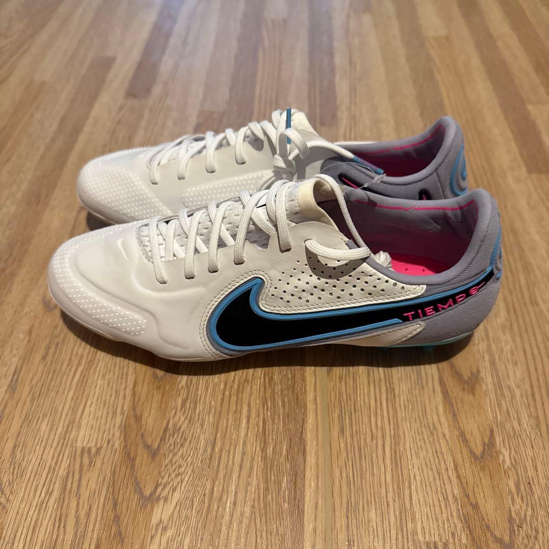 Nike Tiempo FGサッカーシューズ ホワイト