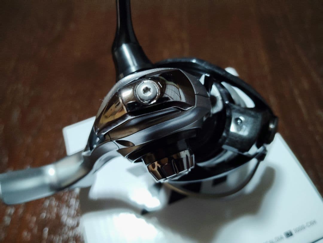 DAIWA　スピニングリール　ＣＡＬＤlＡ LT3000-ＣＸＨ