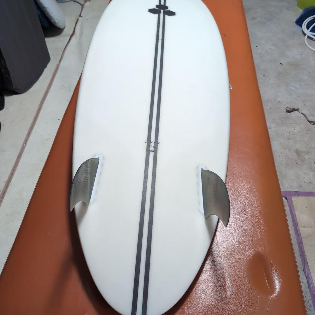 Twin Pin ショートボード 5'7　推奨フィン付き（フューチャー）