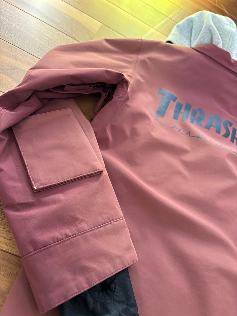 スノーボードウェア　THRASHER