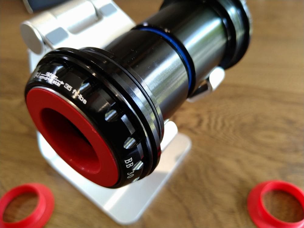 KCNC ボトムブラケット BB30 ユニバーサルアダプター