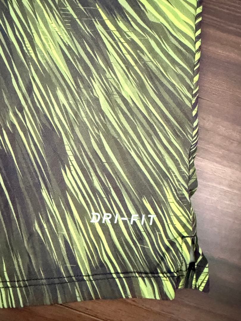 NIKE ランニング　シングレット　ランシャツ　ナイキ　L