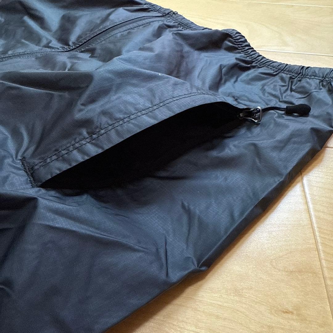 NIKE ランニングジャケット　ウィンドブレーカー　軽量　黒青ブラック　M 新品