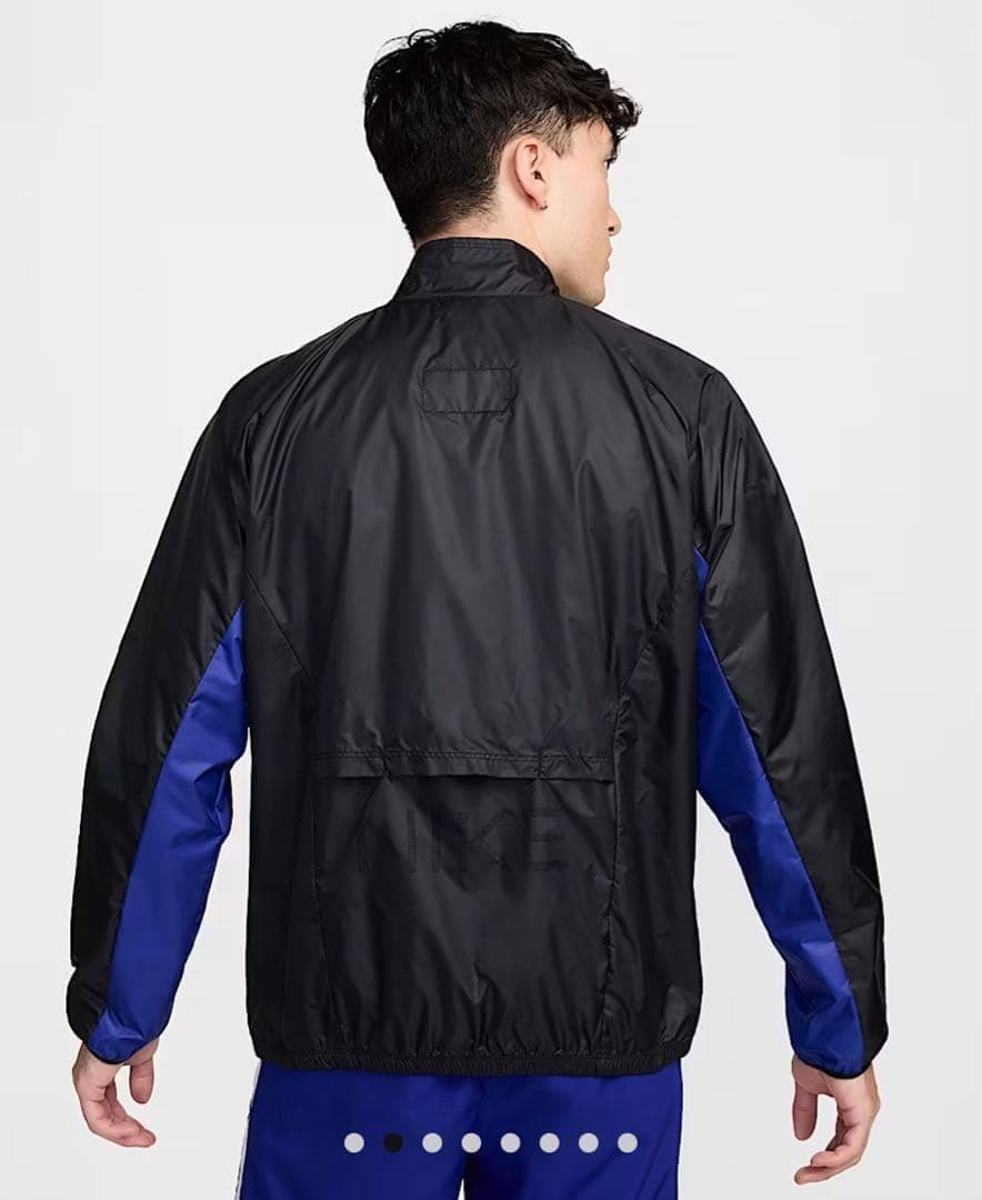 NIKE ランニングジャケット　ウィンドブレーカー　軽量　黒青ブラック　M 新品