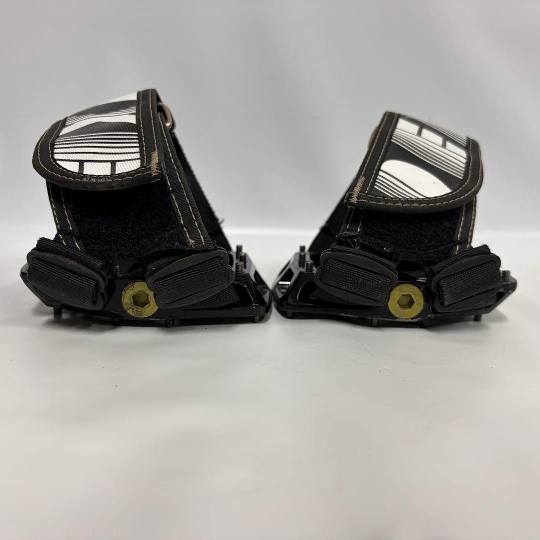DMR BIKES V12 ペダル ブラック Hold fastストラップ付き