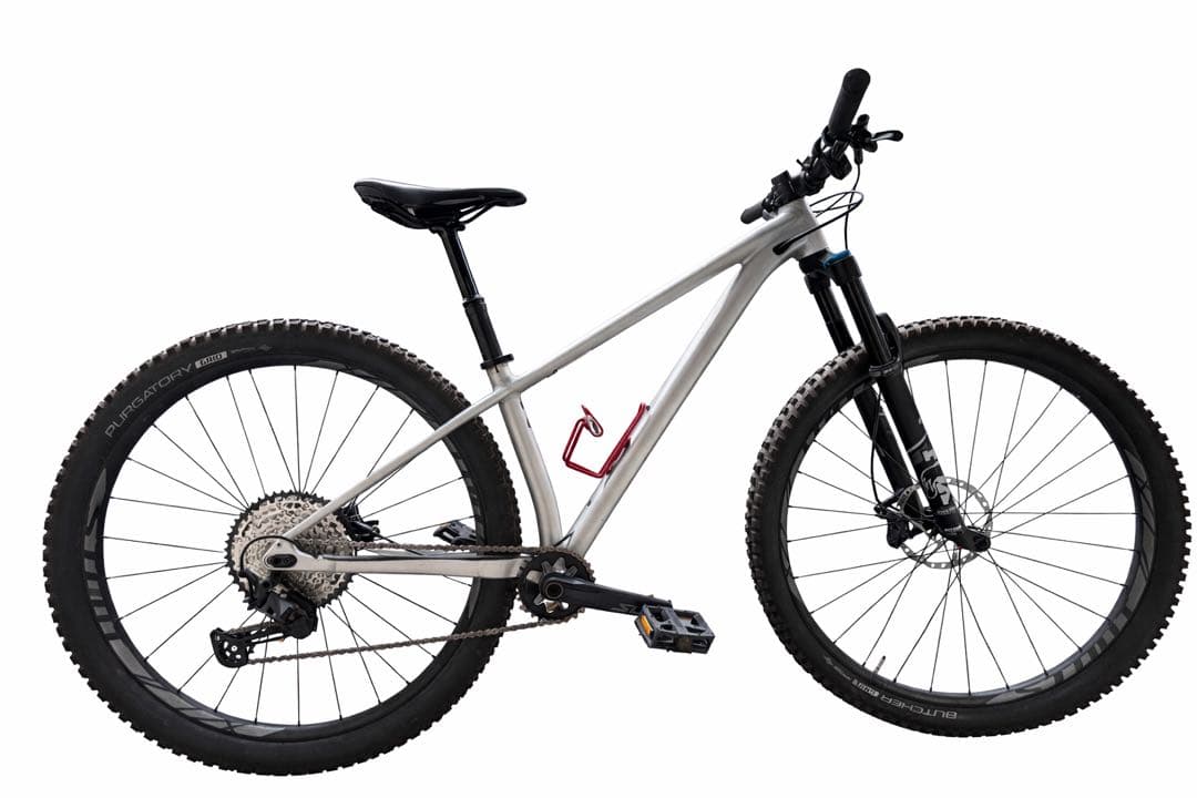 自転車本体 Specialized FUSE expert 2021