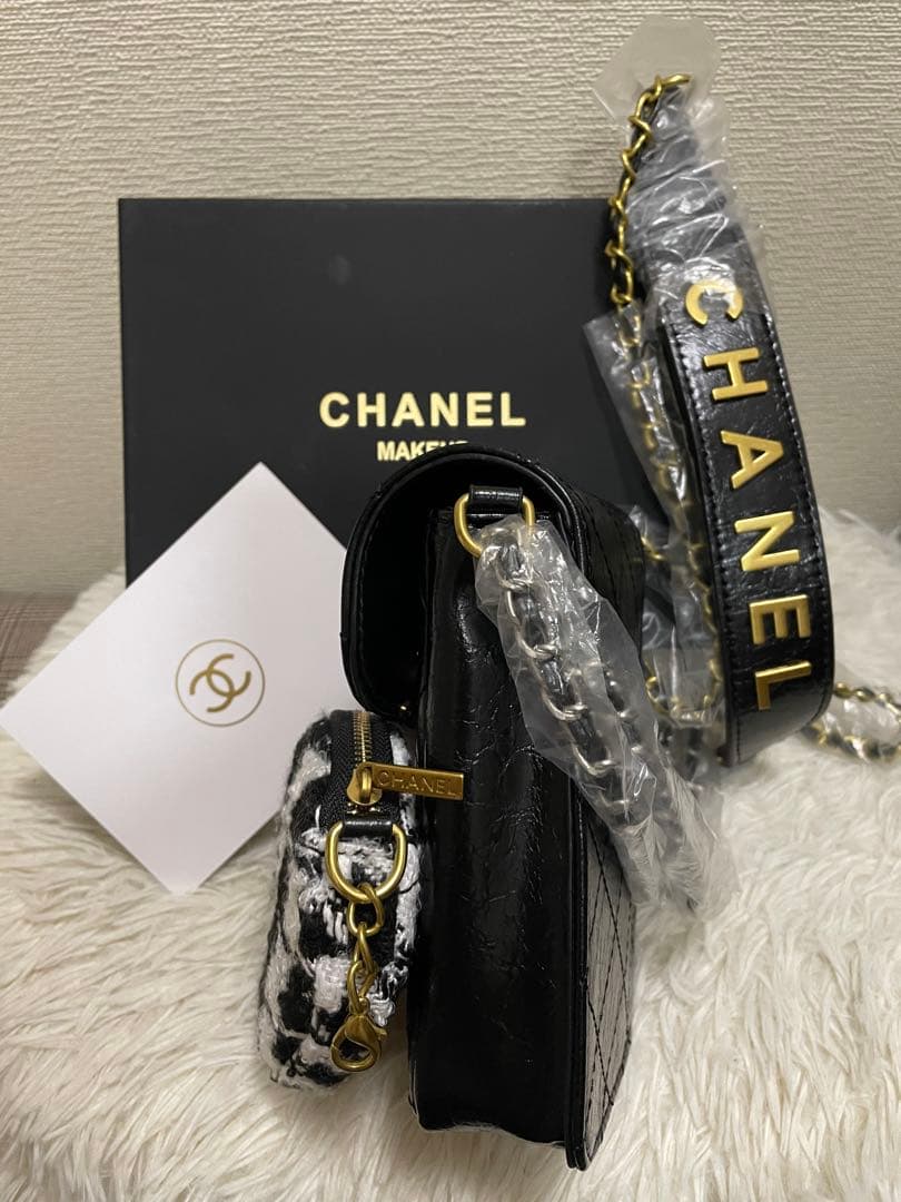 GWPノベルティ スマートフォンポーチ ショルダー ケース ミニバッグ ❣️