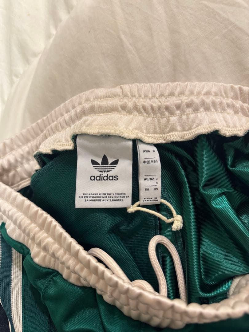 ✨️美品✨️ adidas originals ジャージパンツ　グリーン