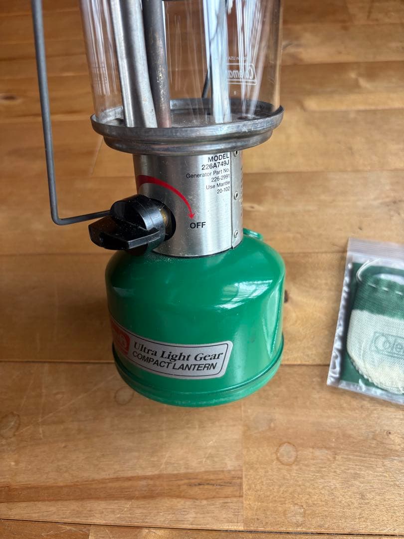 セール中 Coleman 226A749Jコンパクトランタン ケース付96年製
