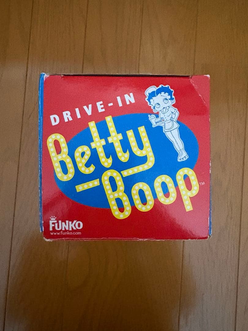 Wacky Wobbler Drive-In Betty Boop フィギュア
