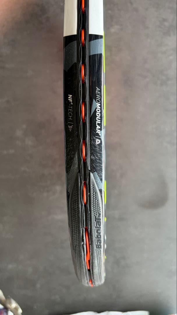 【美品】使用少 Babolat ピュアアエロ2023 面100グリップサイズ2