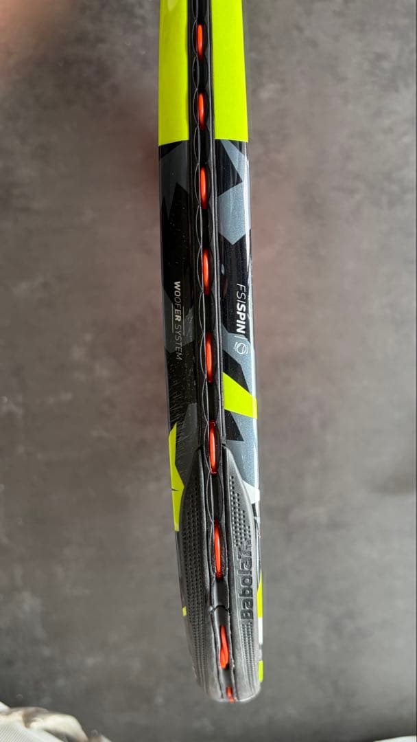 【美品】使用少 Babolat ピュアアエロ2023 面100グリップサイズ2
