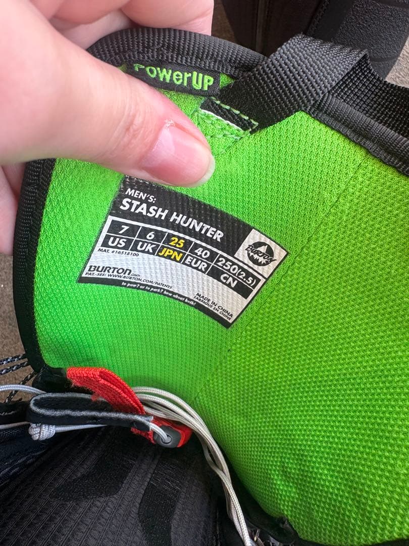 BURTON バートン STASH HUNTER 25cm
