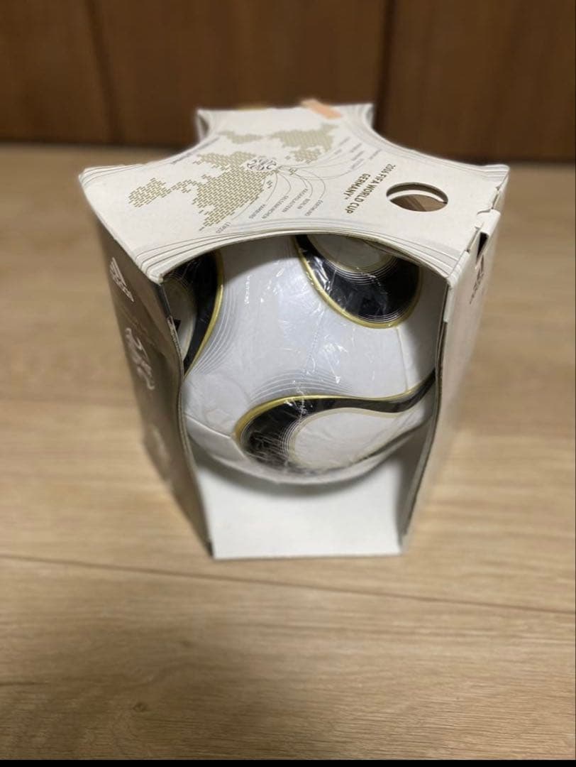 adidas TEAMGEIST FIFA承認　公式球　パンク