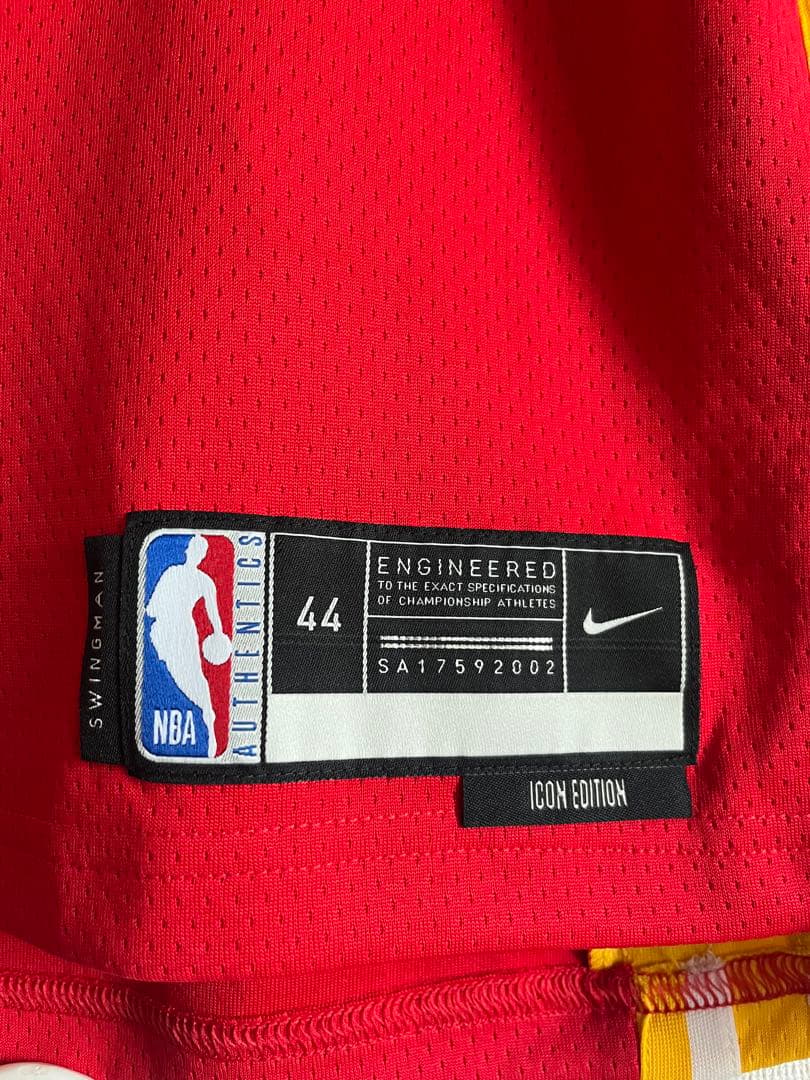 バスケ NBA アトランタ・ホークス　トレイ・ヤング　ユニフォーム