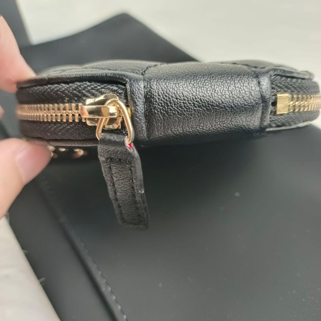CHANELイヤーズギフト非売品AirPodsケース バッグチャーム ノベルティ