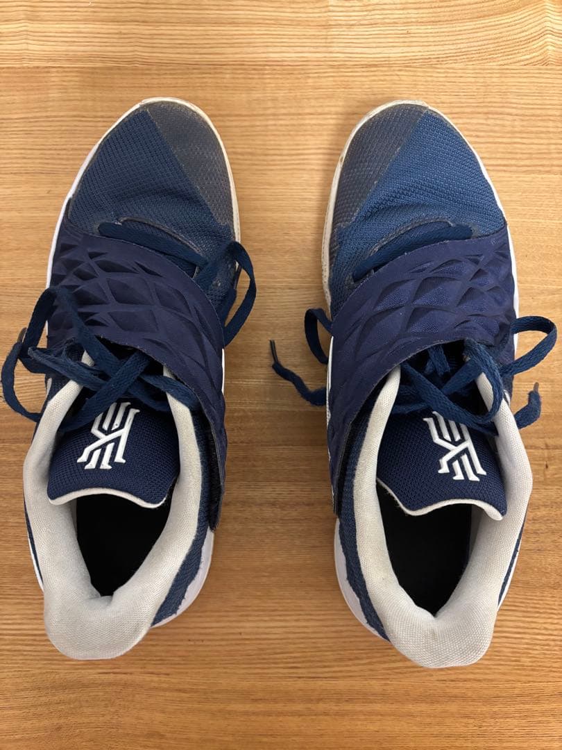 Nike カイリー1 low