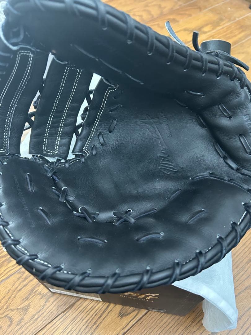 Wilson ウィルソン硬式ファーストミット　左投げ　和牛