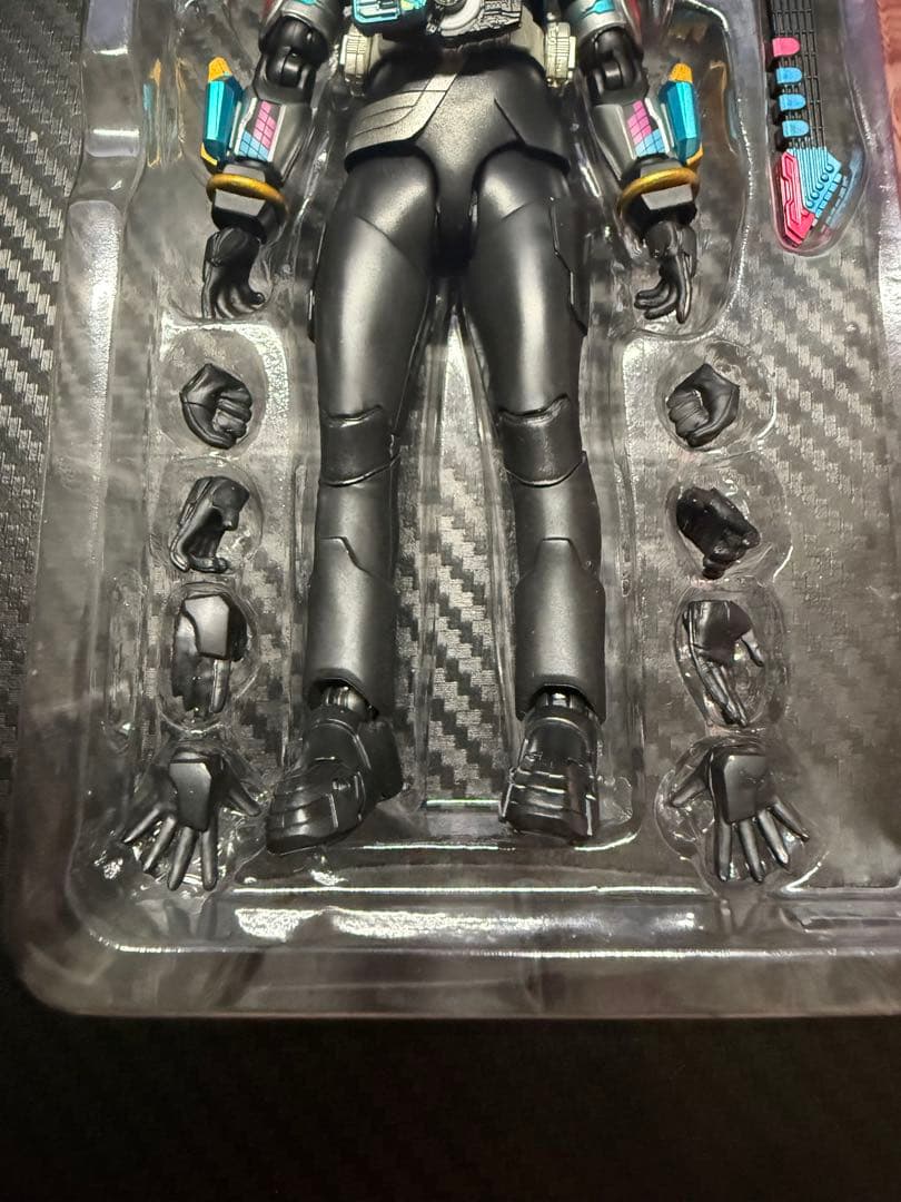s.h.figuarts 仮面ライダーナーゴ ビートフォーム