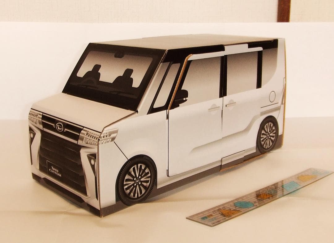 ダイハツ　タント　 大初夢フェア 　クルマ型BOX　クルマ模型空箱（タントのみ）