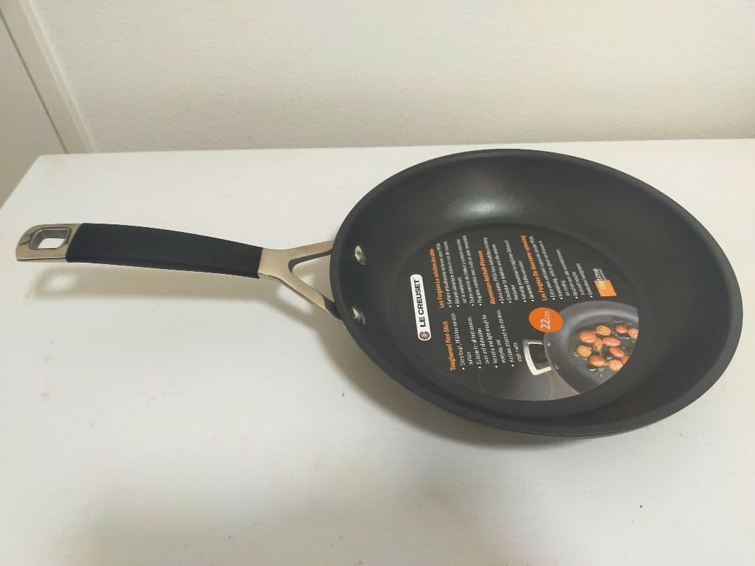 【値下げ中】LE CREUSET ルクルーゼ ノンスティックフライパン 22cm