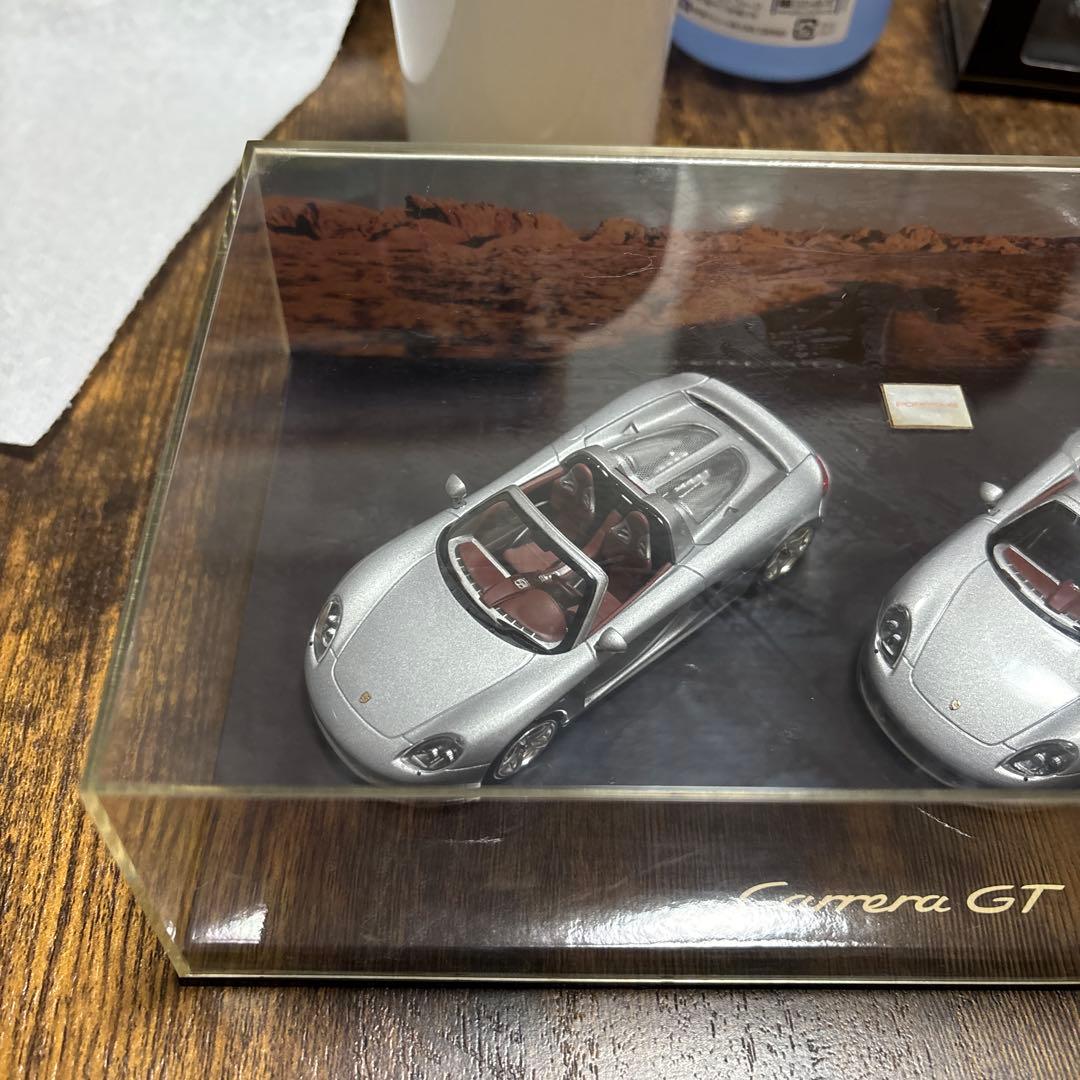 1/43 ポルシェ カレラGT ディーラー特注モデル 2台セット