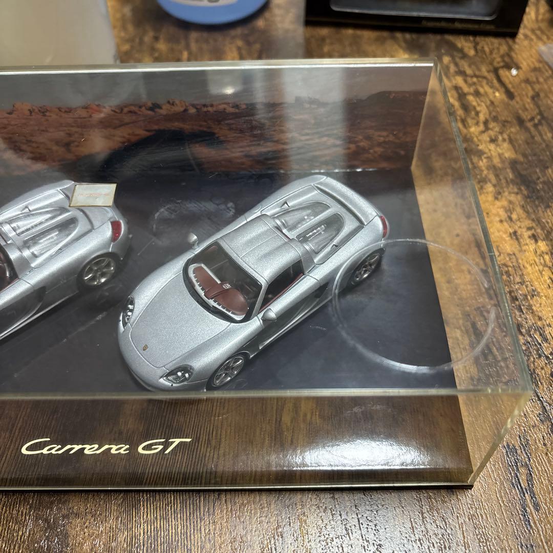 1/43 ポルシェ カレラGT ディーラー特注モデル 2台セット