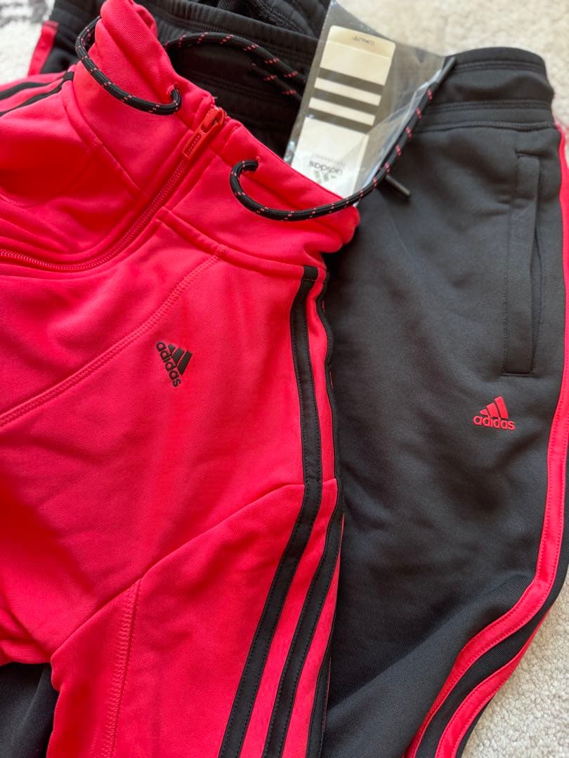 アディダス女性用スポーツウエア上下新品