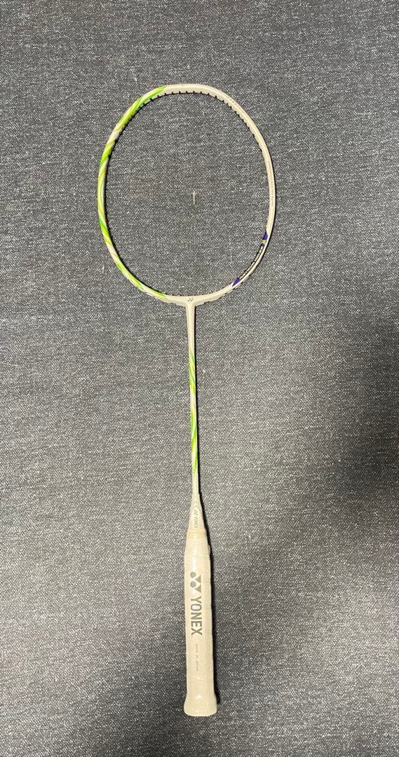 YONEX バドミントンラケットAX100ZVA 4U G 5
