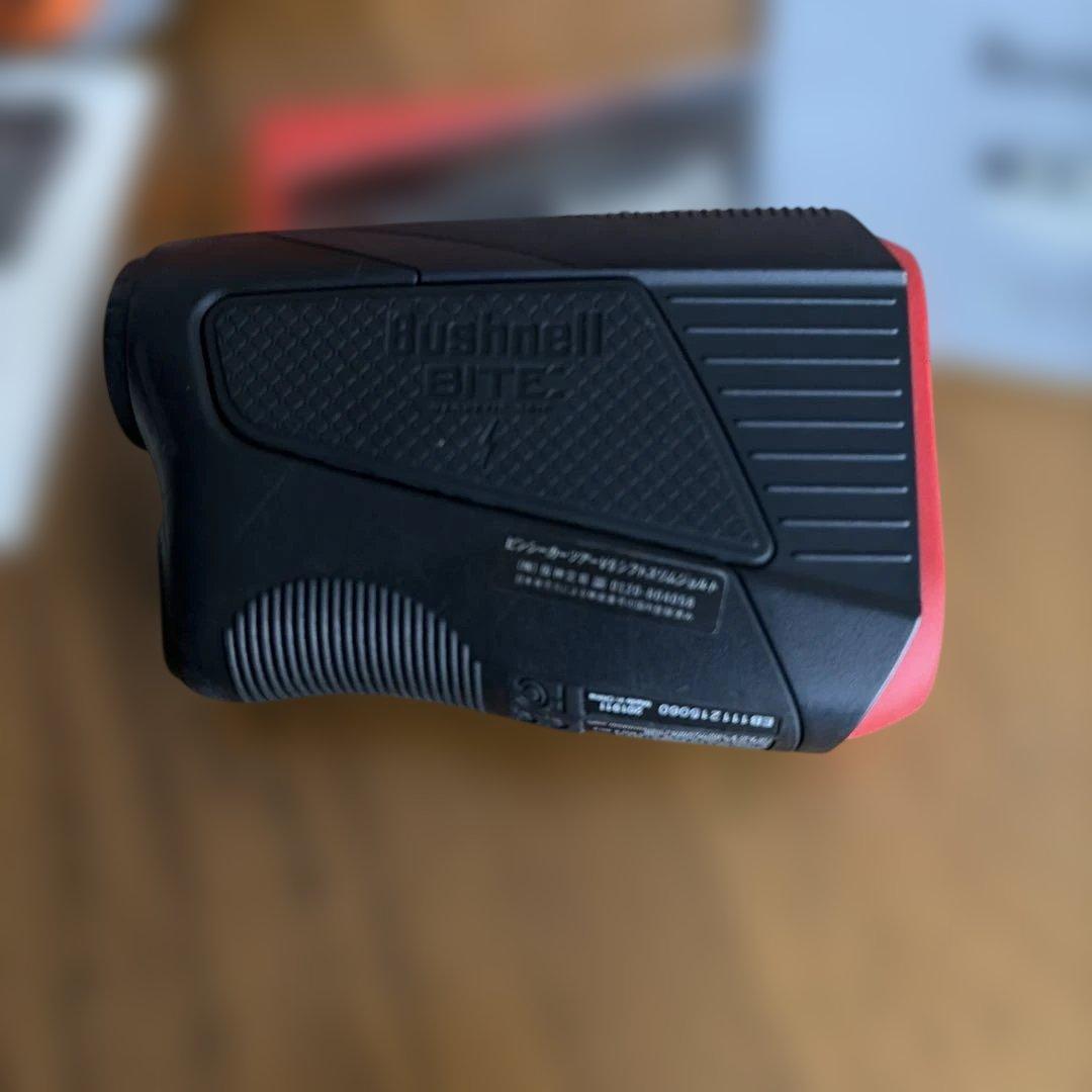 Bushnell Tour V5 Shift スリムジョルト　ゴルフ用距離計