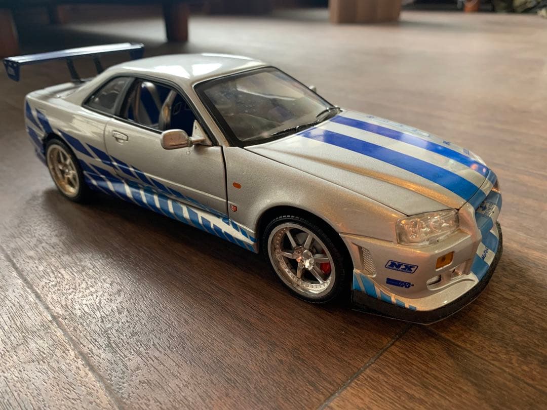 ワイルドスピード1/18ブライアンスカイラインGT-R