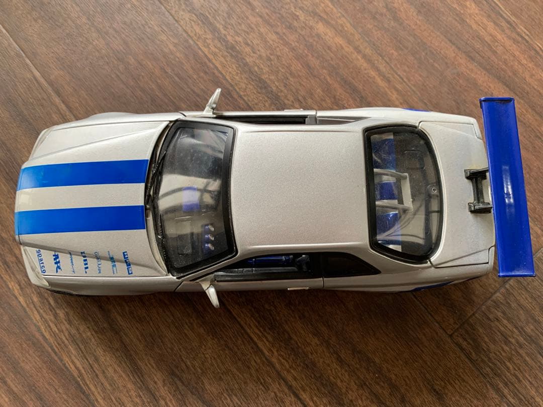 ワイルドスピード1/18ブライアンスカイラインGT-R