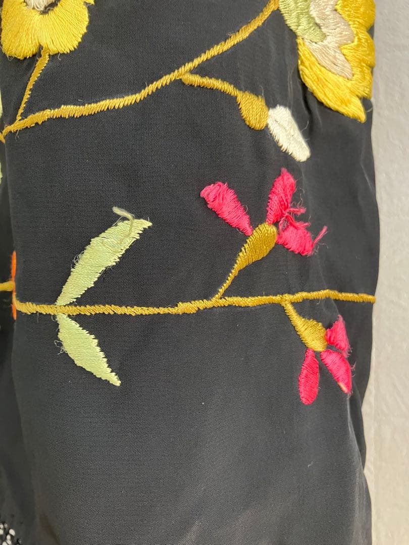 フラメンコ　マントン　シージョ　刺繍