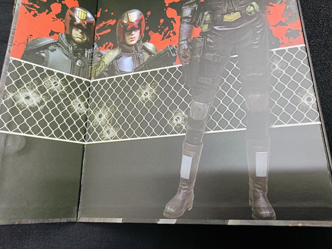 ART-FIGURES　ジャッジドレッド COP-FEMALE