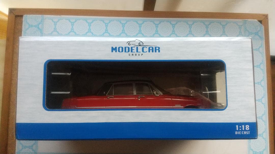 1/18 ROVER 3500 V8 MODEL CAR GROUP ミニカー