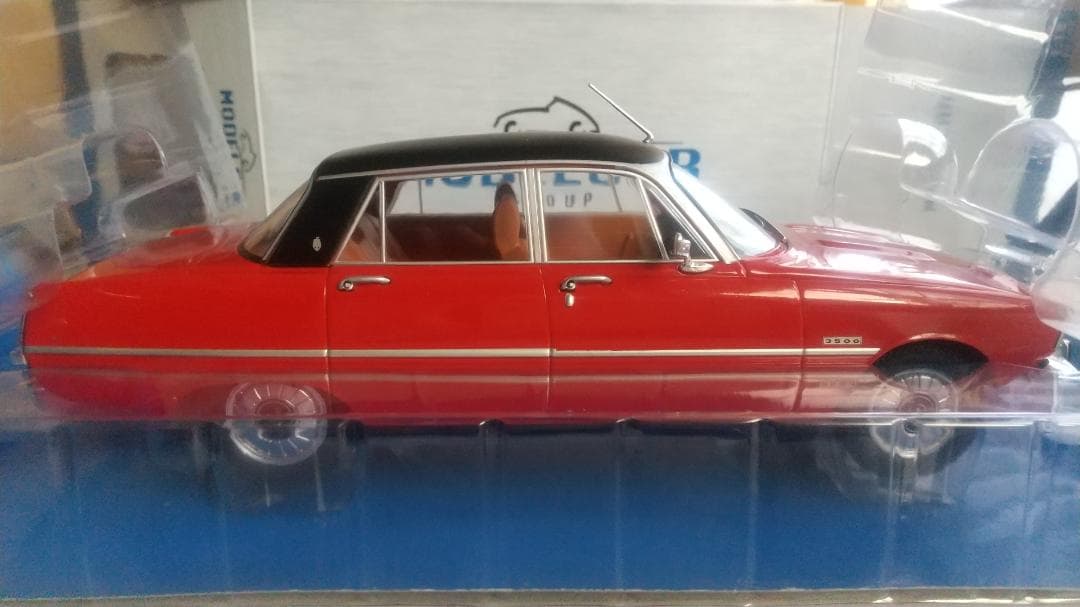 1/18 ROVER 3500 V8 MODEL CAR GROUP ミニカー