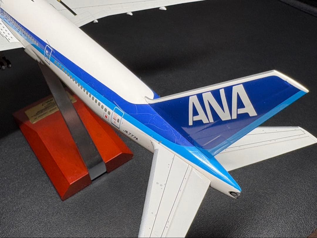 全日空商事 1/200 ANA 777-300ER NH20017