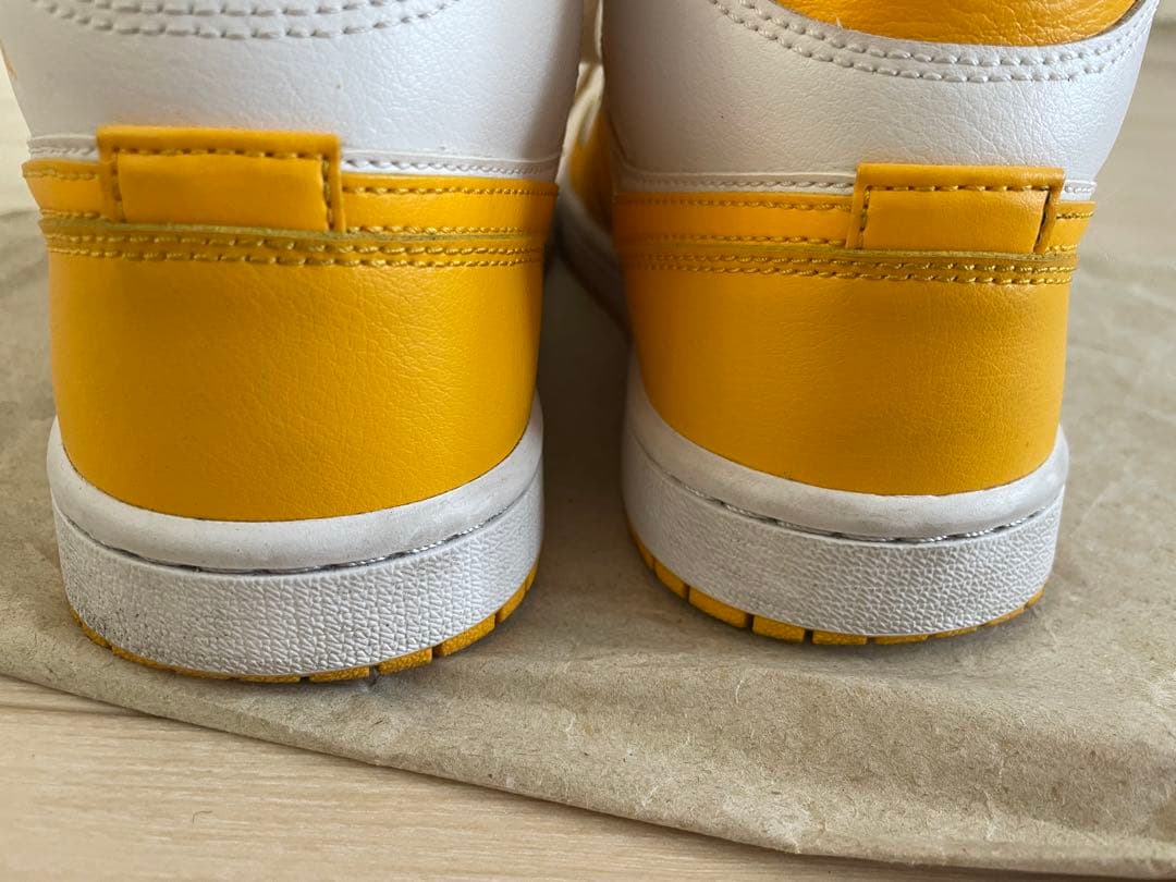 Air Jordan 1 Mid ホワイト/レモンイエロー 37.5