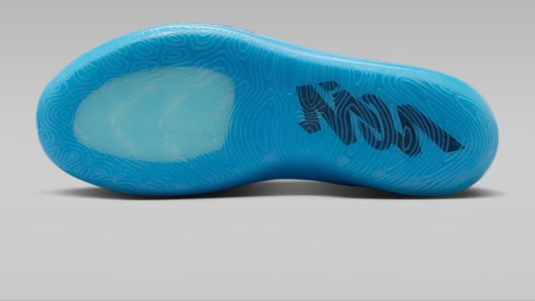 新品 NIKE ザイオン 4 PF Iridescence 27.0cm