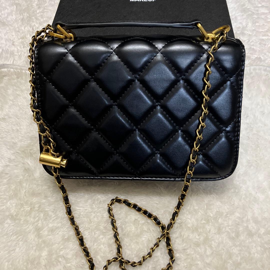 CHANEL 調節可能チェーンショルダーバッグ