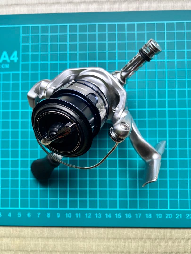 19STRADIC 2000SHG 1回使用Gomexusリールスタンド付き