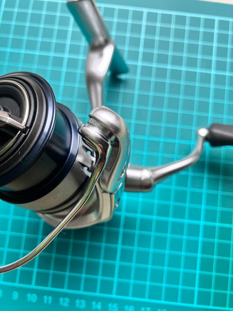 19STRADIC 2000SHG 1回使用Gomexusリールスタンド付き
