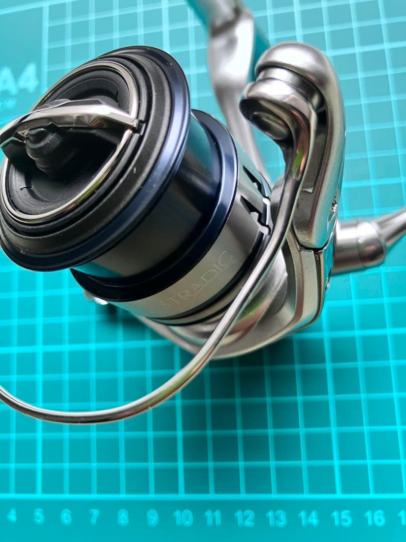 19STRADIC 2000SHG 1回使用Gomexusリールスタンド付き