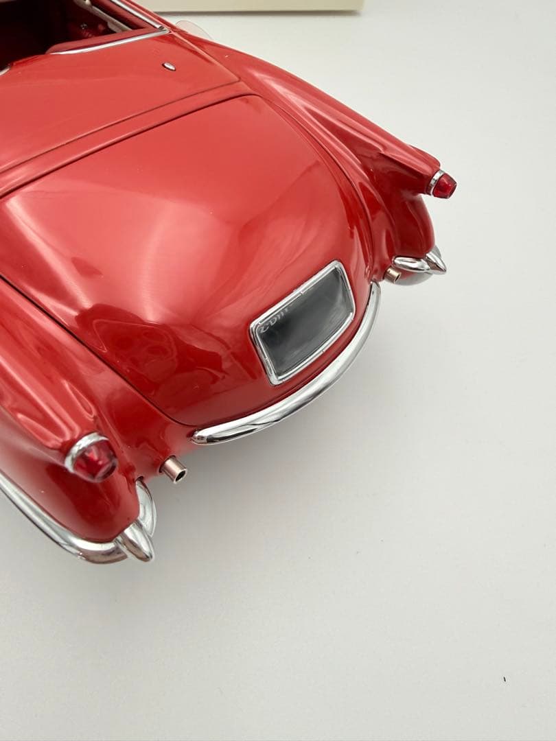 【AUTOart】シボレー・コルベット 1/18 ダイキャストミニカー