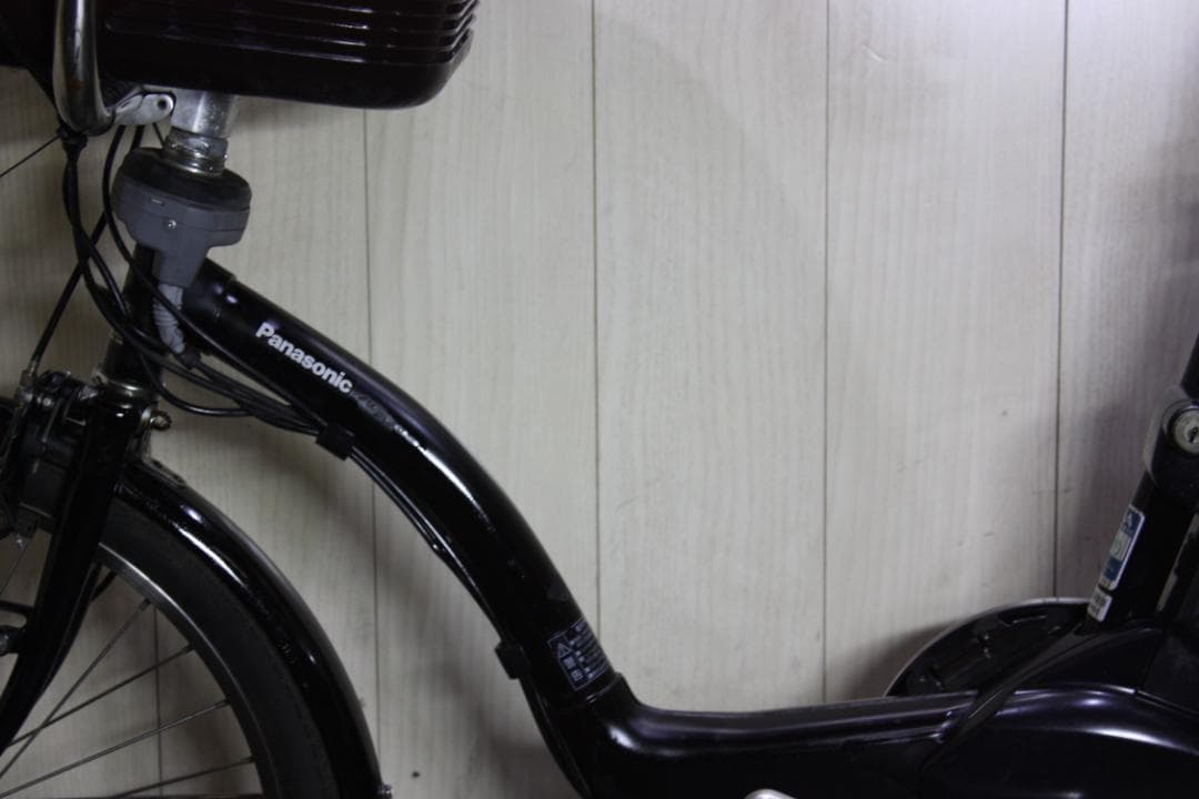 黒の電動アシスト自転車 チャイルドシート付き