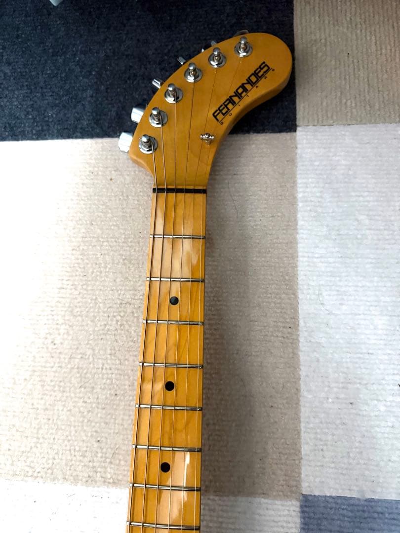 Zo-3STディストーション アンプ内蔵エレキギター ブラック